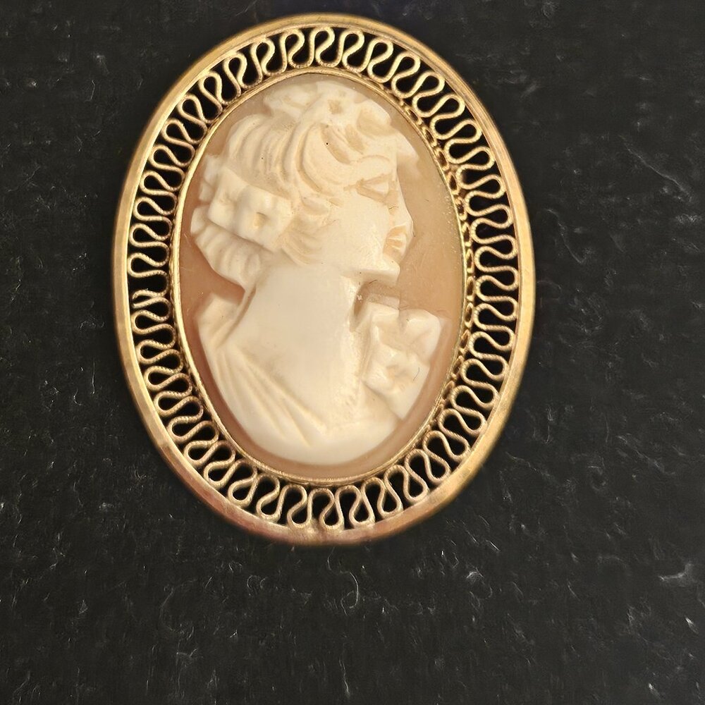 14K Gold Filled Cameo Brooch